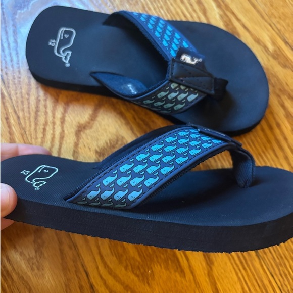 Vineyard Vines Kids Whale Flip Flops - Blue and Black- Size 12 - Picture 2 of 5